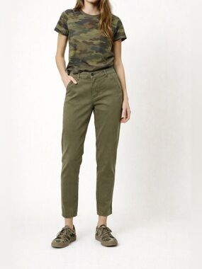 NWT Volcom SZ 25 olive green chino style pants w/front pockets. Waist 26”